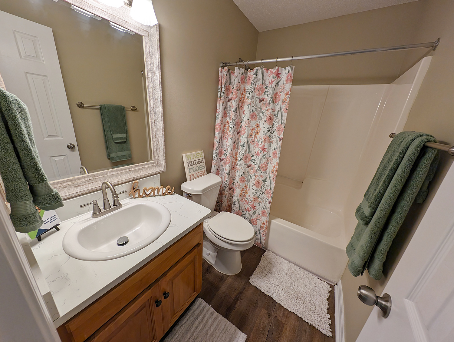 1220 Springfield Drive Bathroom 2