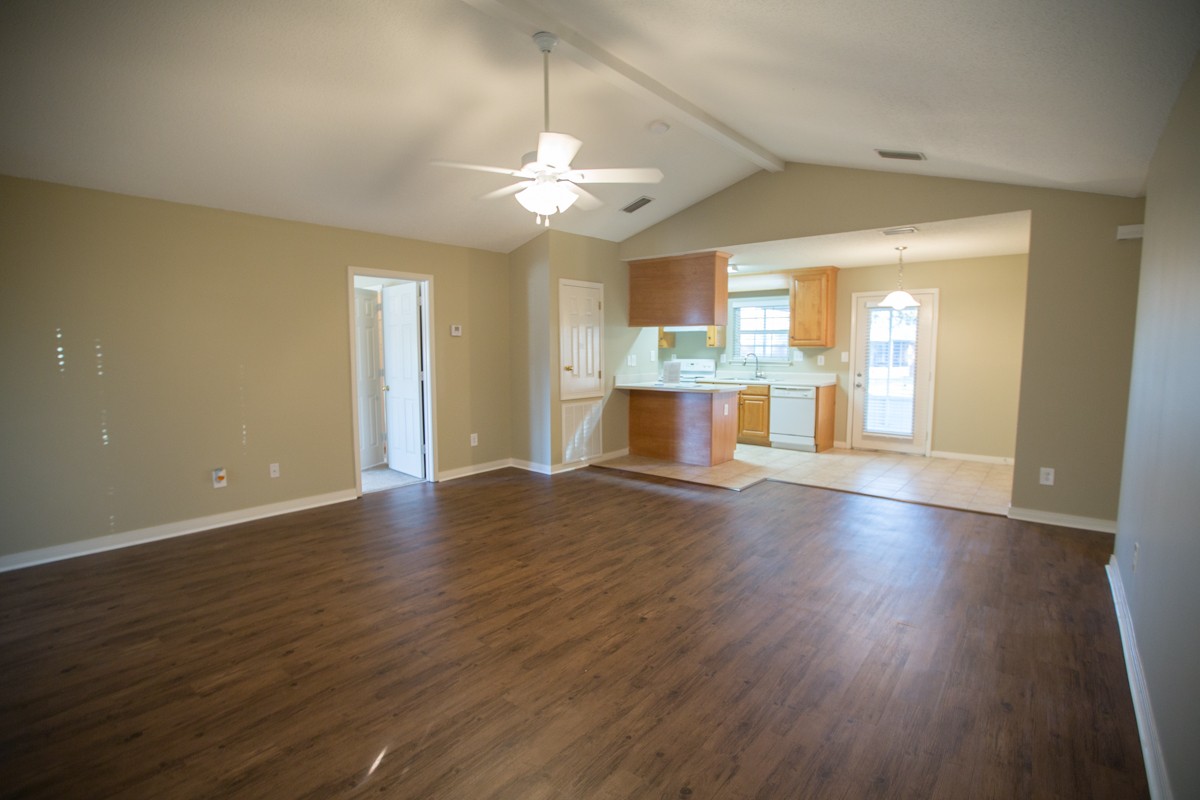 South Pointe Apartment Homes - 1212 Springfield Drive