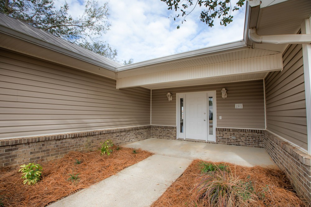 South Point Apartment Homes - 201 Summerfield